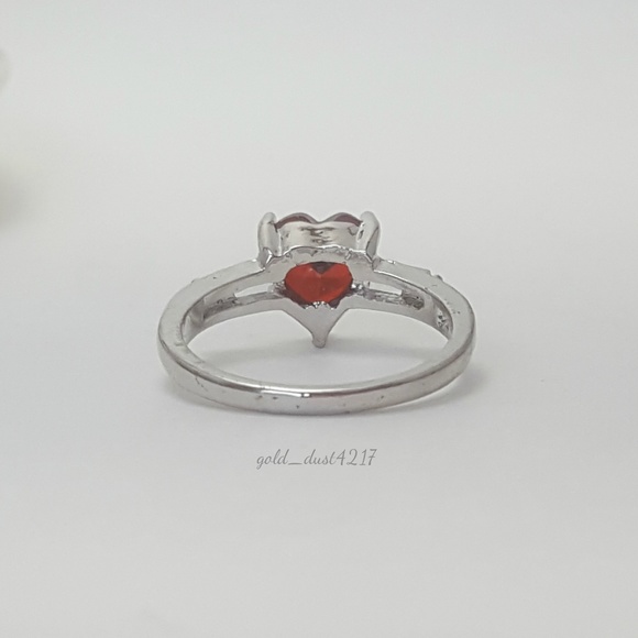 Ruby Red Heart Ring - Picture 5 of 6